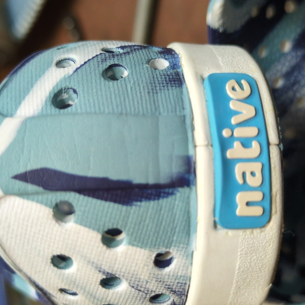 Native Jefferson Blue and White Shoes Size 7 - Picture 10 of 11